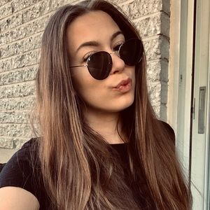 Meet your Posher, Laurianne